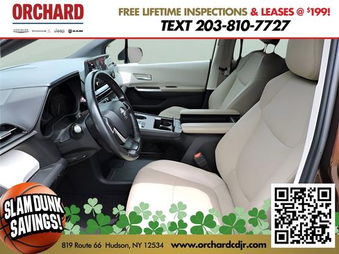 Used 2022 Toyota Sienna XLE image 27