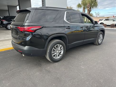 Used 2023 Chevrolet Traverse LT image 4