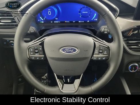 Certified 2022 Ford Escape Titanium w/ Class II Trailer Tow Package AWD/4WD image 29