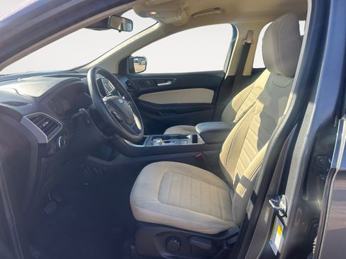 Used 2024 Ford Edge SE image 9