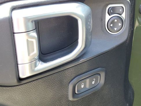 Used 2023 Jeep Wrangler Unlimited Sport AWD/4WD image 28