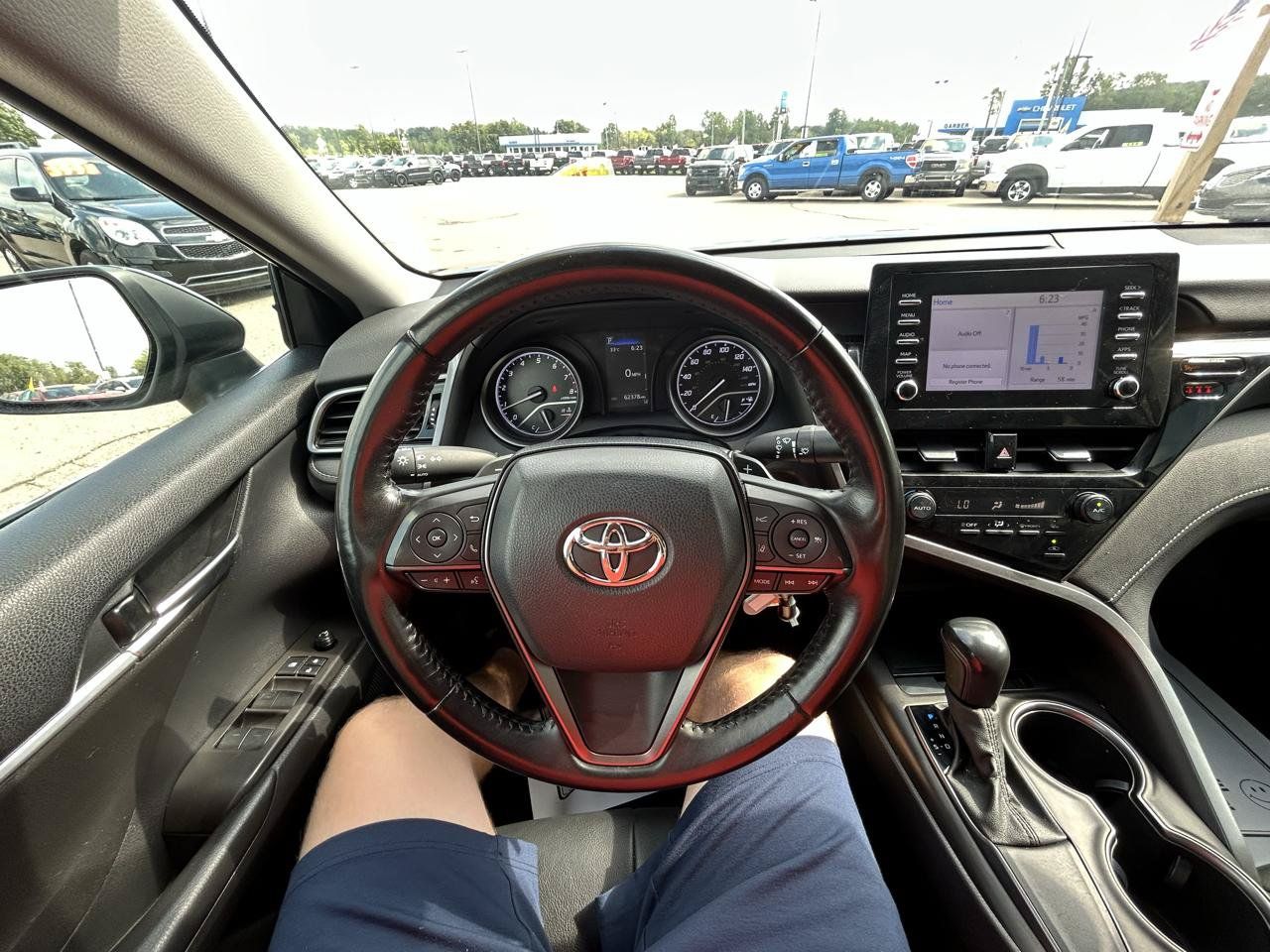 Used 2022 Toyota Camry SE FWD image 30