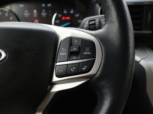 Used 2023 Ford Explorer XLT w/ Equipment Group 202A image 14