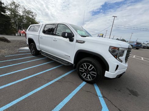 Used 2023 GMC Sierra 1500 AT4 w/ Technology Package image 8