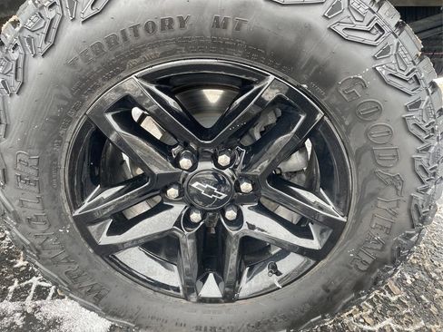 Used 2024 Chevrolet Silverado 1500 Custom Trail Boss w/ Dark Appearance Package image 34