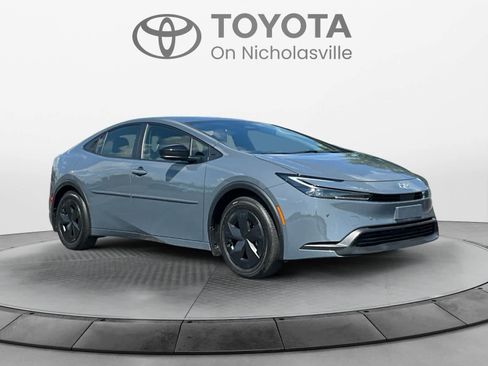 Used 2026 Toyota Prius LE FWD image 7