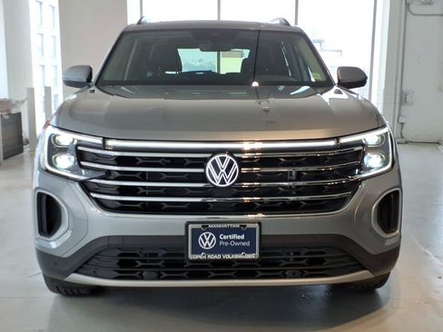 Used 2026 Volkswagen Atlas SE w/ Panoramic Sunroof Package AWD/4WD image 2
