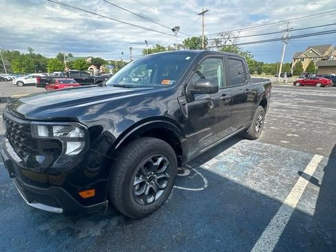 Used 2025 Ford Maverick XLT FWD image 1