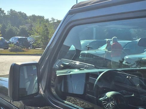 Certified 2022 Jeep Wrangler Willys image 23