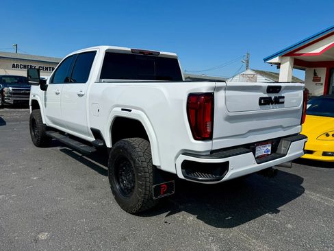 Used 2020 GMC Sierra 2500 AT4 w/ AT4 Premium Package AWD/4WD image 3