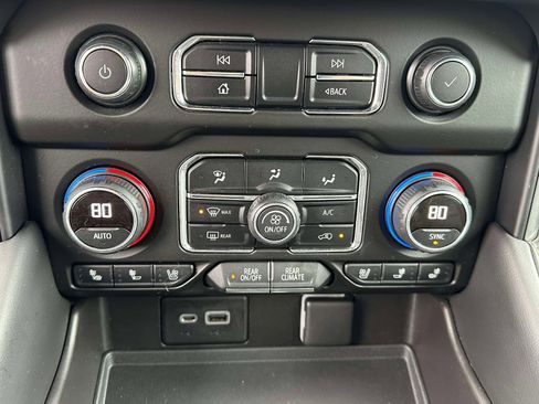 Used 2021 Chevrolet Tahoe Premier image 14