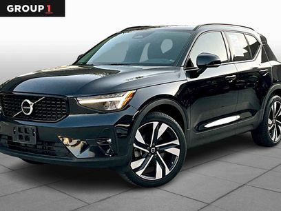 Used 2023 Volvo XC40 B5 Plus w/ Climate Package
