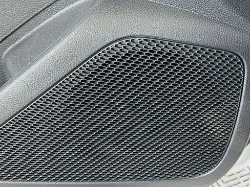 Used 2025 Toyota Corolla LE image 19