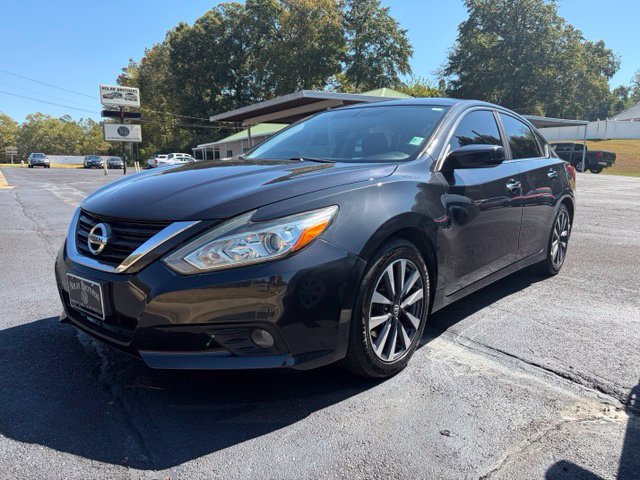 Used 2016 Nissan Altima 2.5 SV FWD image 1