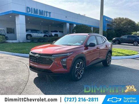 Used 2024 Chevrolet Trax RS w/ Sunroof Package FWD image 1