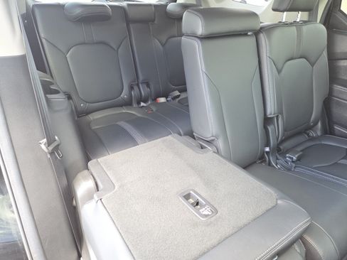Used 2025 Honda Pilot Touring image 23