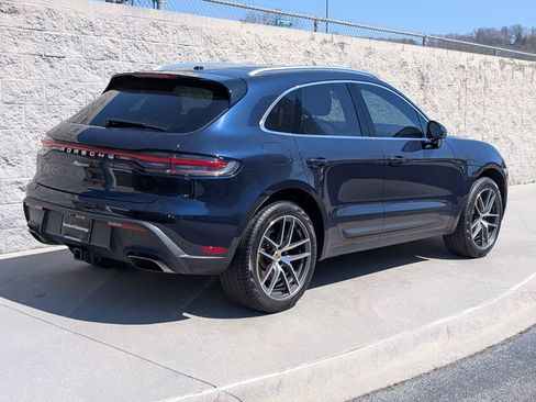 Certified 2023 Porsche Macan image 7