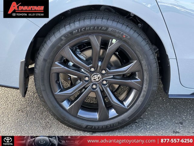 Used 2026 Toyota Sienna XSE FWD image 11