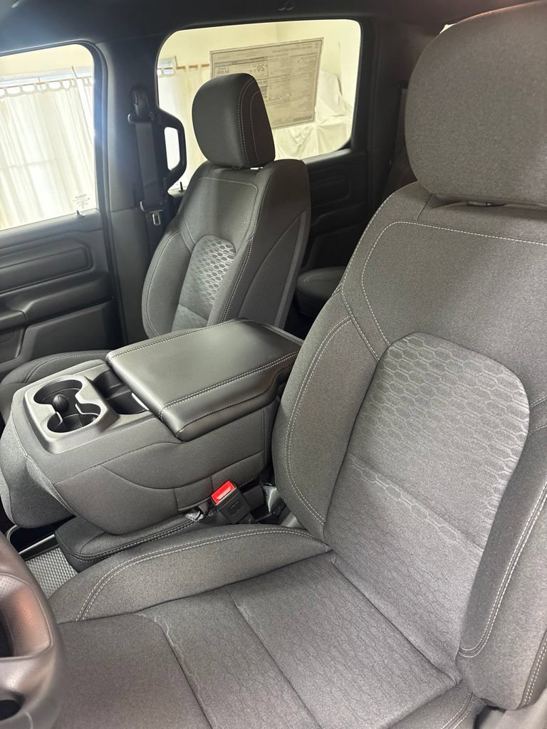 New 2026 RAM 1500 Express AWD/4WD image 15