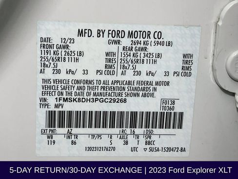 Used 2023 Ford Explorer XLT AWD/4WD image 37