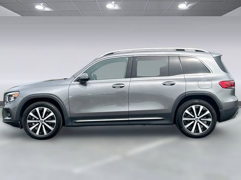 Used 2023 Mercedes-Benz GLB 250 4MATIC image 2