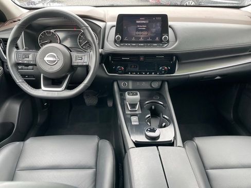 Certified 2022 Nissan Rogue SV w/ SV Premium Package AWD/4WD image 12