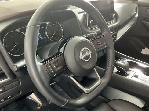 Used 2023 Nissan Rogue SV w/ SV Premium B Package image 35