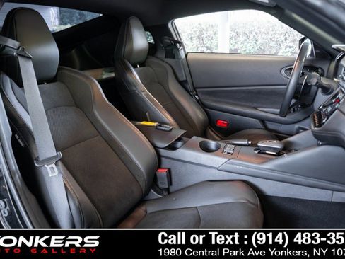 Used 2024 Nissan Z Performance w/ Floor Mat Package RWD image 48