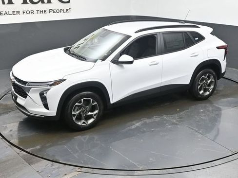 New 2026 Chevrolet Trax LT w/ Driver Confidence Package image 22