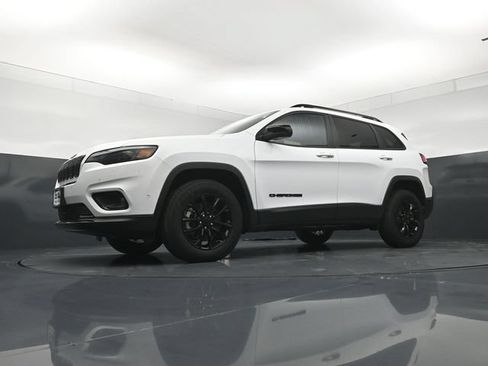 Used 2023 Jeep Cherokee Altitude Lux AWD/4WD image 24
