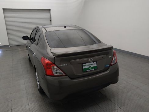 Used 2016 Nissan Versa SV FWD image 6