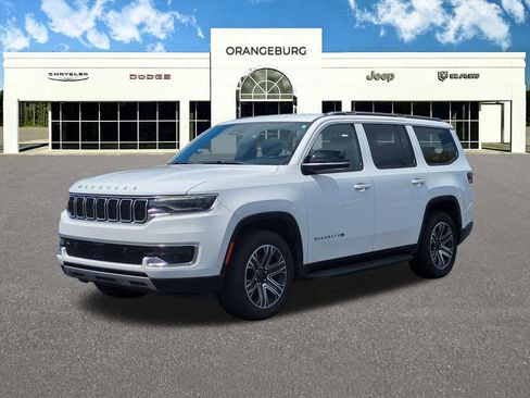 Used 2024 Jeep Wagoneer Series II w/ Flexible Seating Group RWD image 3