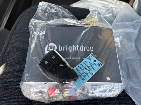 Used 2024 Chevrolet Brightdrop 400 w/ Commercial Equipment Package AWD/4WD image 33