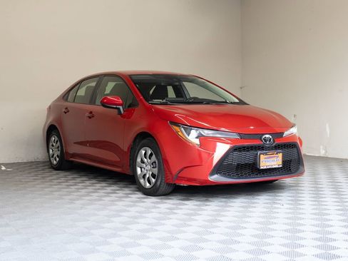 Used 2021 Toyota Corolla LE w/ Carpet Mat Package (TMS) FWD image 6