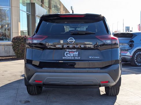 Used 2021 Nissan Rogue SV image 7