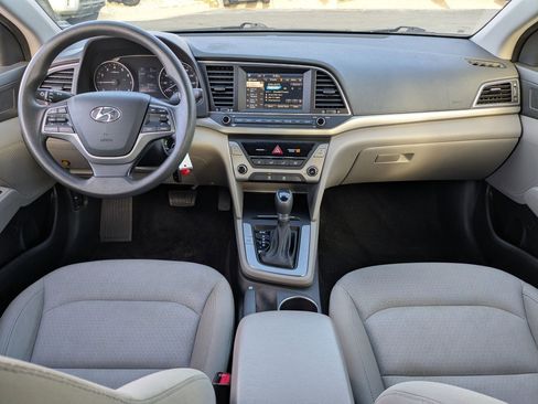 Used 2017 Hyundai Elantra SE image 29