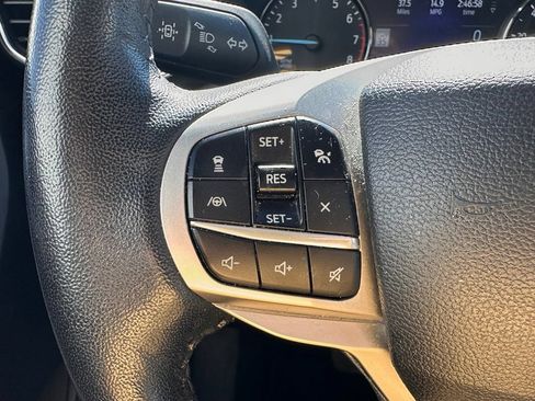 Certified 2022 Ford Explorer XLT w/ Equipment Group 202A AWD/4WD image 31