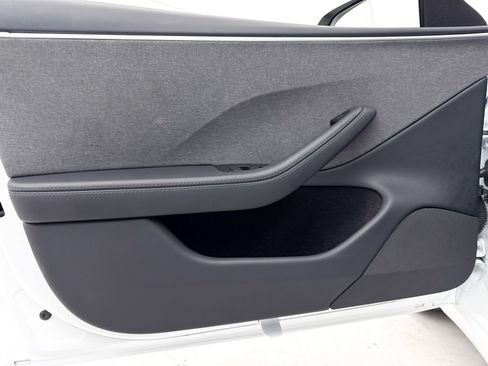Used 2025 Tesla Model 3 Long Range RWD image 31