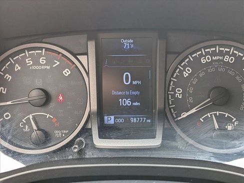 Used 2019 Toyota Tacoma TRD Sport image 10