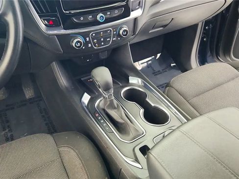 Used 2023 Chevrolet Traverse LT FWD image 34
