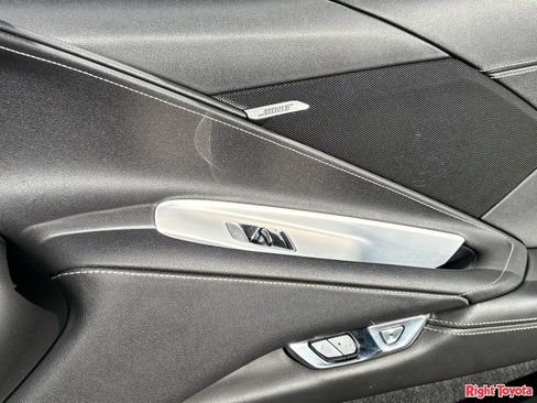 Used 2022 Chevrolet Corvette Stingray Coupe RWD image 15