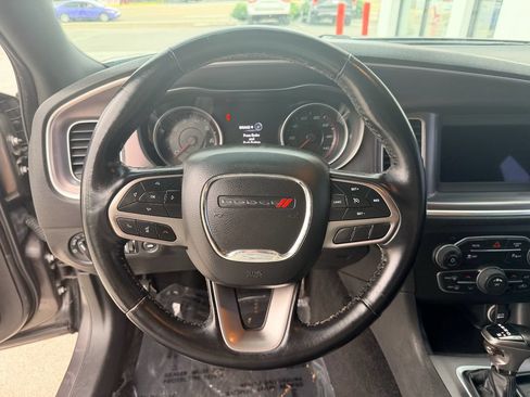 Used 2021 Dodge Charger SXT w/ Leather Interior Group RWD image 17