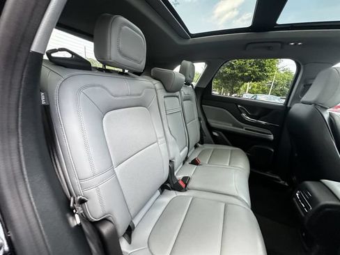 Certified 2022 Lincoln Corsair AWD w/ Premium Package image 38