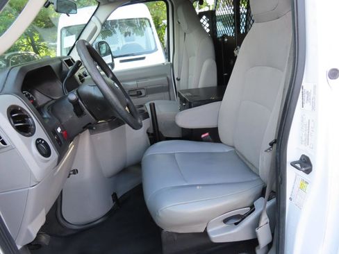 Used 2012 Ford E-150 and Econoline 150 RWD image 18