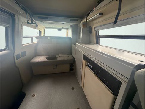 Used 2001 Volkswagen Eurovan FWD image 12