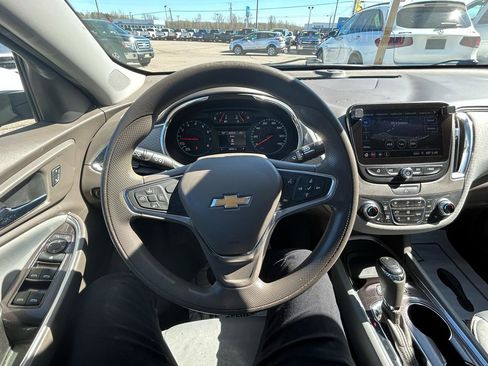 Used 2019 Chevrolet Malibu LT image 28