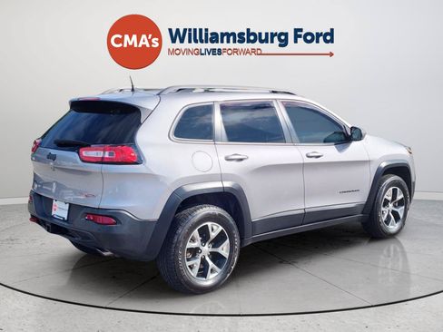 Used 2018 Jeep Cherokee Trailhawk w/ Comfort/Convenience Group AWD/4WD image 5