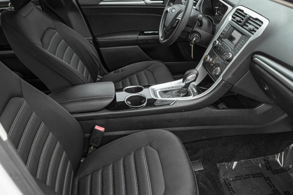 Used 2013 Ford Fusion SE FWD image 31