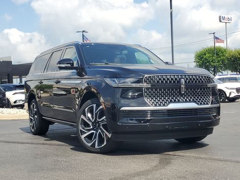 New 2027 Lincoln Navigator L Reserve AWD/4WD image 1