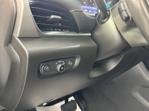 Used 2020 Chevrolet Traverse LT w/ LT Premium Package AWD/4WD image 19
